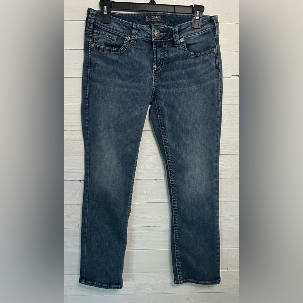 Silver Aiko Mid Capris, women’s 29w/23l dark wash. Excellent condition.